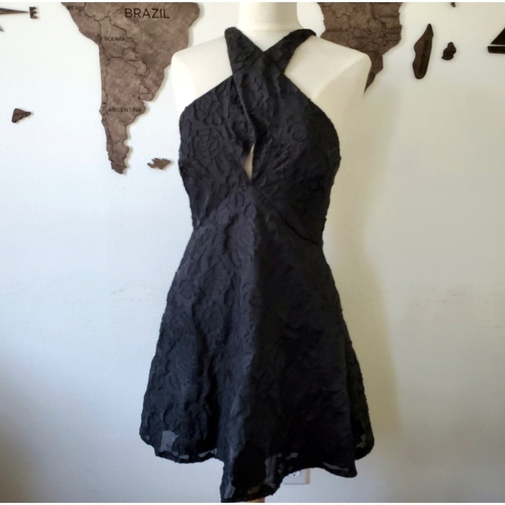 NWT Dee‎ Dee Heirloom Black Floral Jacquard Halter Keyhole Mini Dress
